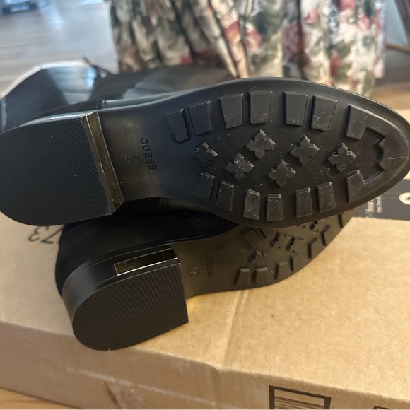 Black Guess Boots Size 7 - Picture 4 of 8